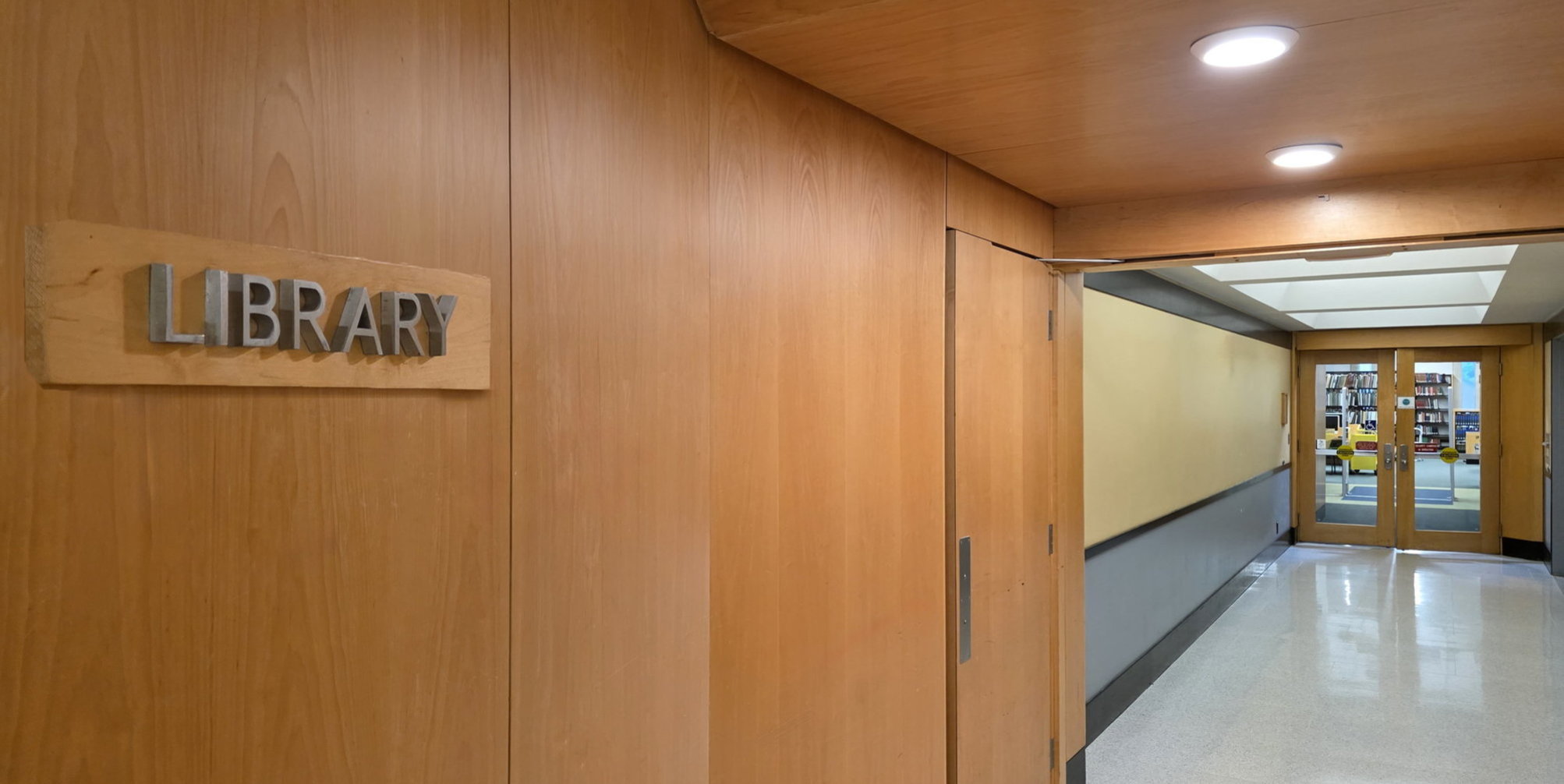 Conlibraryhallway2